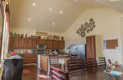 El Sargento Villa | Beautiful 5-bedroom villa with pool and jacuzzi