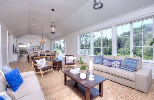 Mill Valley Casa | Hermosa casa de 5 dormitorios y 5 baños en el vecindario más soleado de Mill Valley