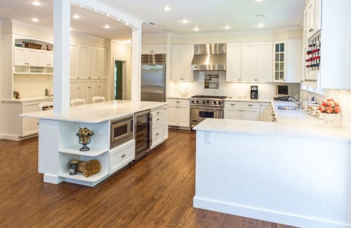 Sag Harbor Casa | Hermosa casa de 5 dormitorios y 5 baños. A pie de pueblo y playas. HomeAway / VRBO exclusivo.