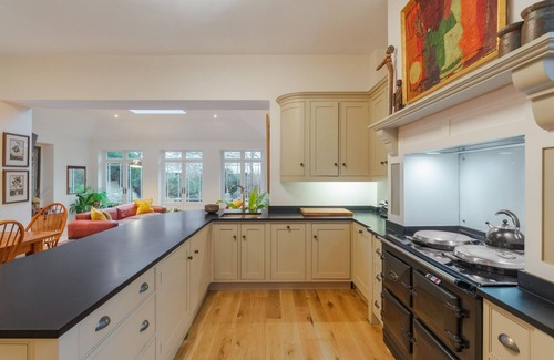 Lower Shiplake Casa | Beautiful 6-bedroom countryside home -- sleeps 12 | Wonderful walks and scenery