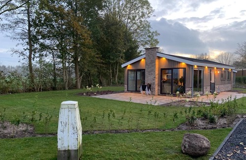 Hulshorst Chalet De Esquí | Beautiful 6-pers.chalet on the Azores of the Veluwe near Harderwijk / Zwolle