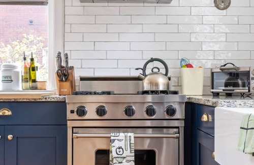 Uptown Casa | Hermosa mansión 9br con 5 espacios de estacionamiento. ¡Camina al campo de Wrigley y al lago Michigan!