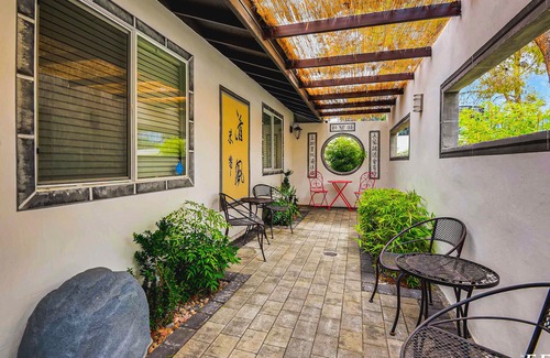 Rancho Oakey Casa | Beautiful 7BD/5BA Rare Villa Near Vegas Strip-3.5mi