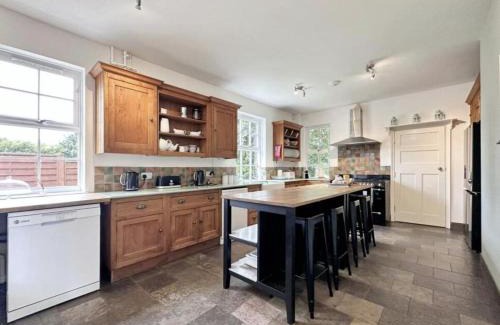 Mundesley Casa | Beautiful 9 Bed Seaview Estate