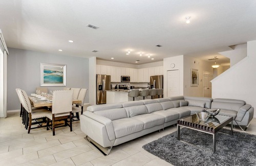 Loughman Casa | Beautiful 9 bedroom pool home located in the Solterra Resort! 9 Home by RedAwning
