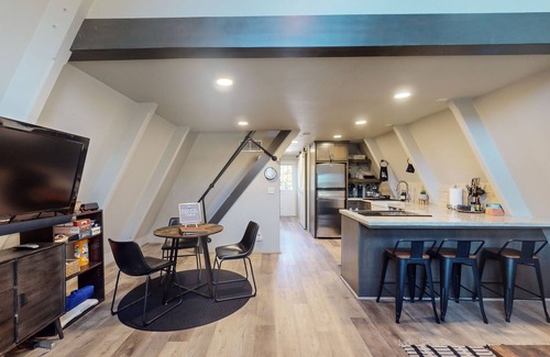West Village Cabina | Beautiful A-frame home with spacious deck, firepit, loft, & nearby activities
