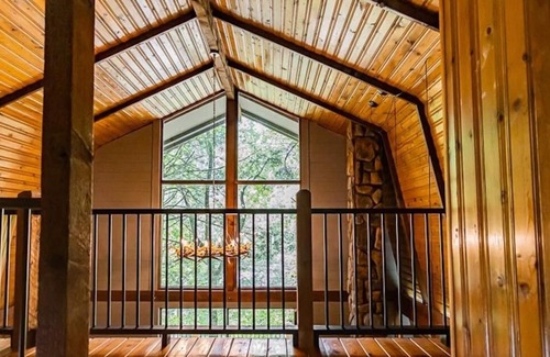 Walland Casa | Beautiful A-Frame Style Cabin on 5 Private Acres