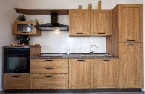 Costigliole d'Asti Apartamento | Acogedor apartamento para 4 personas con A/C, piscina, WIFI, TV, terraza y aparcamiento