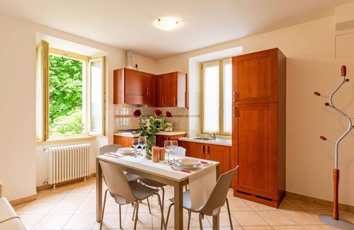 Centro Valle Intelvi Apartamento | Hermoso apartamento para 2 personas con WIFI, TV y aparcamiento