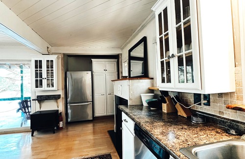 South Colton Cabaña | Beautiful Adirondack Region Lakefront Cottage