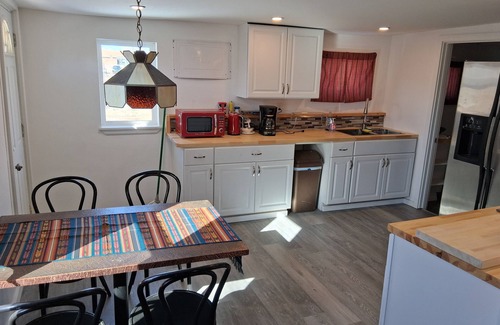 Cortez Casa | Beautiful adobe style house with yard and parking in town Cortez – Adobe CoCo