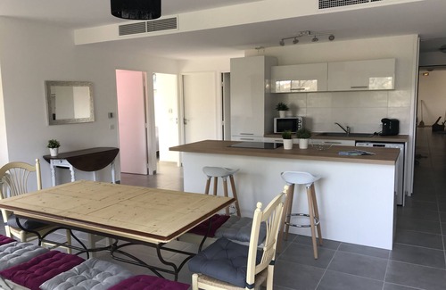 La Croix-Valmer Apartamento | Precioso apartamento con aire acondicionado, nueva construcción.