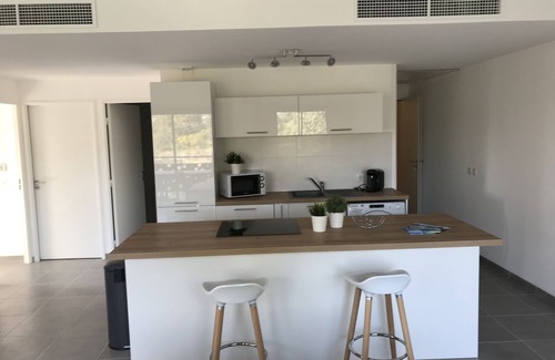 La Croix-Valmer Apartamento | Precioso apartamento con aire acondicionado, nueva construcción.
