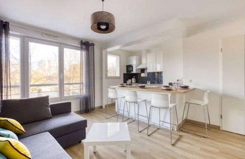Courcouronnes Apartamento | Piso acogedor de 2 habitaciones en Évry, a 35 min de París