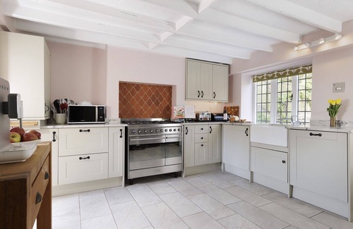 Blockley Cabaña | Beautiful and characterful dog friendly holiday cottage - Archway House