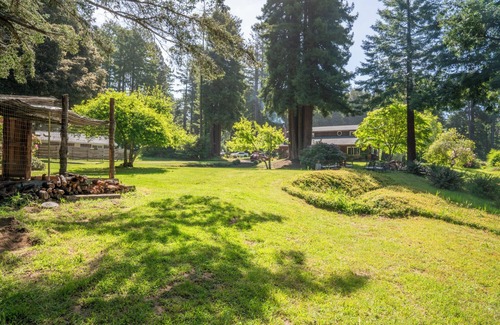 Fort Bragg Cabaña | Beautiful and Charming Cottage with Hot Tub