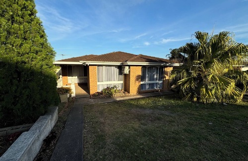 Plumpton Casa | Beautiful and Colourful House with parking