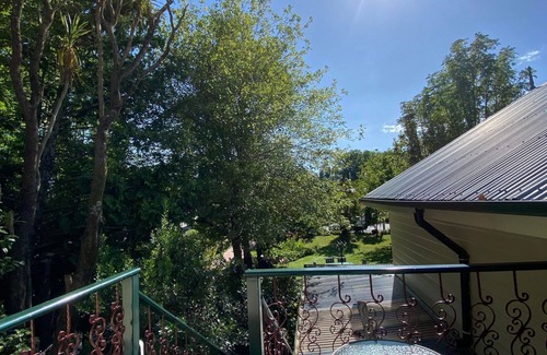 Tawonga South Apartamento | Beautiful and comfortable, located in the heart of town