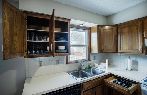 Olathe Casa | Beautiful and Cozy Olathe Home. Family friendly with King Bed