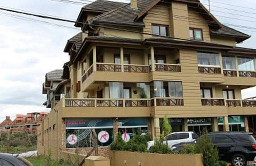Dutra Apartamento | Beautiful and cozy on the corner of Av das Hortênsias