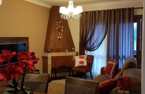 Dutra Apartamento | Beautiful and cozy on the corner of Av das Hortênsias