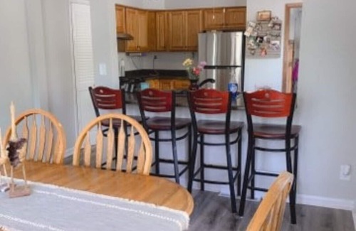 Winthrop Harbor Casa | Beautiful and Cozy With 5 Bedrooms