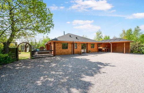 Grena Strand Casa | Beautiful And Family-Friendly Holiday Home For 9 People With A Spa Bath Near Grenaa Beach,