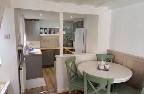 Rhyd-y-clafdy Casa | Beautiful and freshly renovated cottage in the heart of Pwllheli