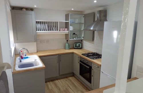 Rhyd-y-clafdy Casa | Beautiful and freshly renovated cottage in the heart of Pwllheli