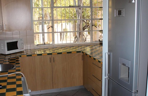 Menlo Park Casa | Hermosa y lujosa casa adosada en un suburbio de lujo, con todos los servicios