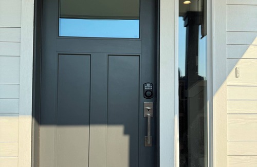 Hazel Dell Casa | Beautiful and Modern ADU with its own private entrance