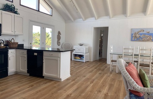 Emerald Isle Cabaña | Hermosa y privada cabaña frente al mar