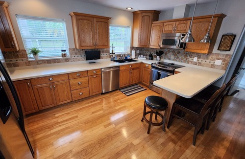 Lutz Casa | Beautiful and Quiet 4 Bedroom Tampa Lake House
