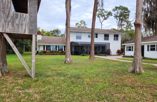 Lutz Casa | Beautiful and Quiet 4 Bedroom Tampa Lake House