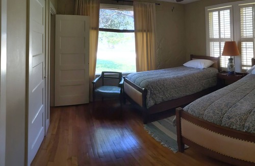 Fair Oaks Ranch Otro | Beautiful and rustic stone cottage surrounded by nature.