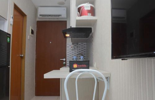 Kayu Putih Apartamento | Beautiful and Relaxing Studio Tifolia Apartment By Travelio