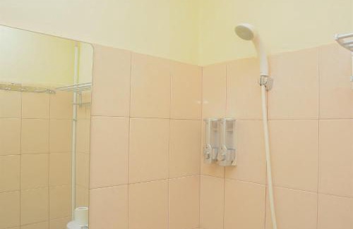 Kayu Putih Apartamento | Beautiful and Relaxing Studio Tifolia Apartment By Travelio