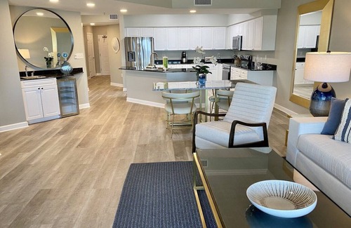 Orange Beach Condominio | Beautiful and Spacious Beachfront Rental! Beach Chair Service Included!