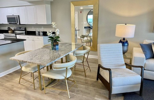 Orange Beach Condominio | Beautiful and Spacious Beachfront Rental! Beach Chair Service Included!