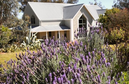 Loomberah Casa | Beautiful and spacious family friendly country escape!