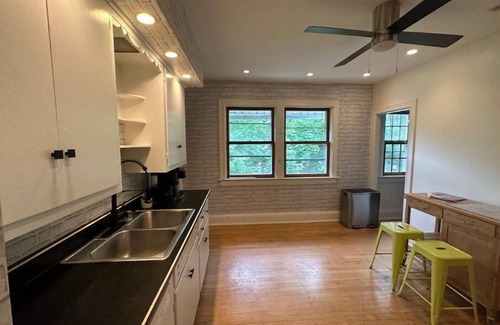 Upper East Side Apartamento | Beautiful and Spacious 3BR plus Garage
