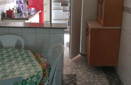 Centro Casa | Hermosa y amplia casa en la esquina de la playa de cuál aplicación 11 98430 0518
