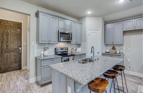 Forney Casa | Beautiful and Spacious Home in Charming Forney with Fiber WIFI