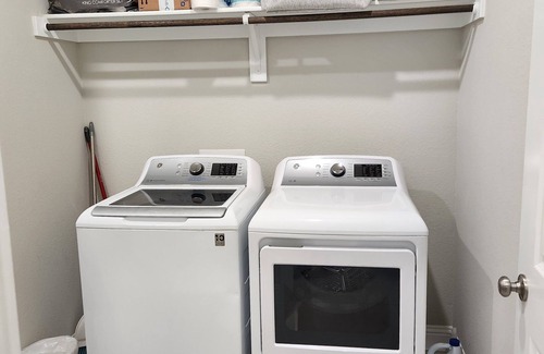 Forney Casa | Beautiful and Spacious Home in Charming Forney with Fiber WIFI