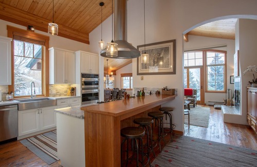 Indian Trails Casa | Neighborhood Comfort Wildlife Privacy w Jackson Hole Property Management