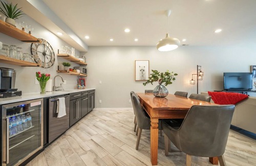 Peregrine Casa | Todo nuevo en 2018! Apartamento privado de invitados minutos a USAFA y Jardín de los Dioses!