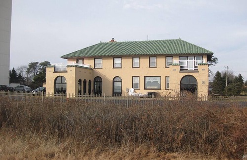 Old Orchard Beach Villa | Hermosa y espaciosa mansión de villa española frente al mar