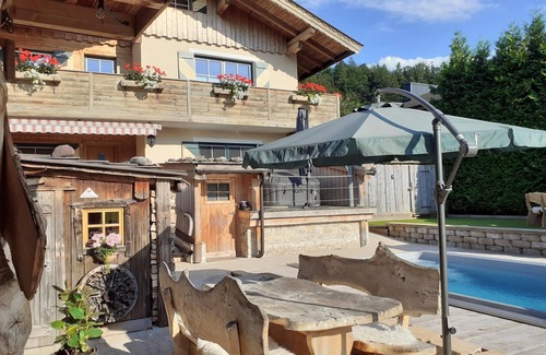 Kirchdorf in Tirol Apartamento | Beautiful apartment with pool near the lift