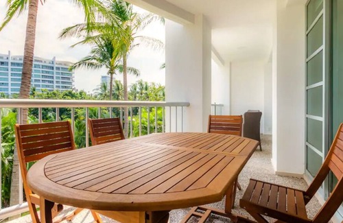 La Poza Apartamento | Beautiful Apartment with Beach Club and Spa in Acapulco!