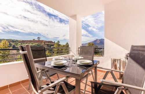 Alhaurín el Grande Apartamento | Beautiful apartment in Alhaurin el Grande with 2 Bedrooms, WiFi and Outdoor swimming pool